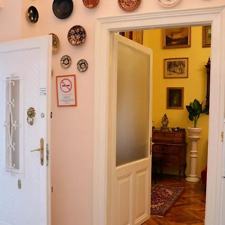 Central Boulevard Apartment *