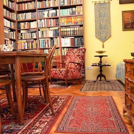 Central Boulevard Apartment *