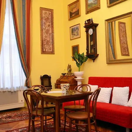 Central Boulevard Apartment *